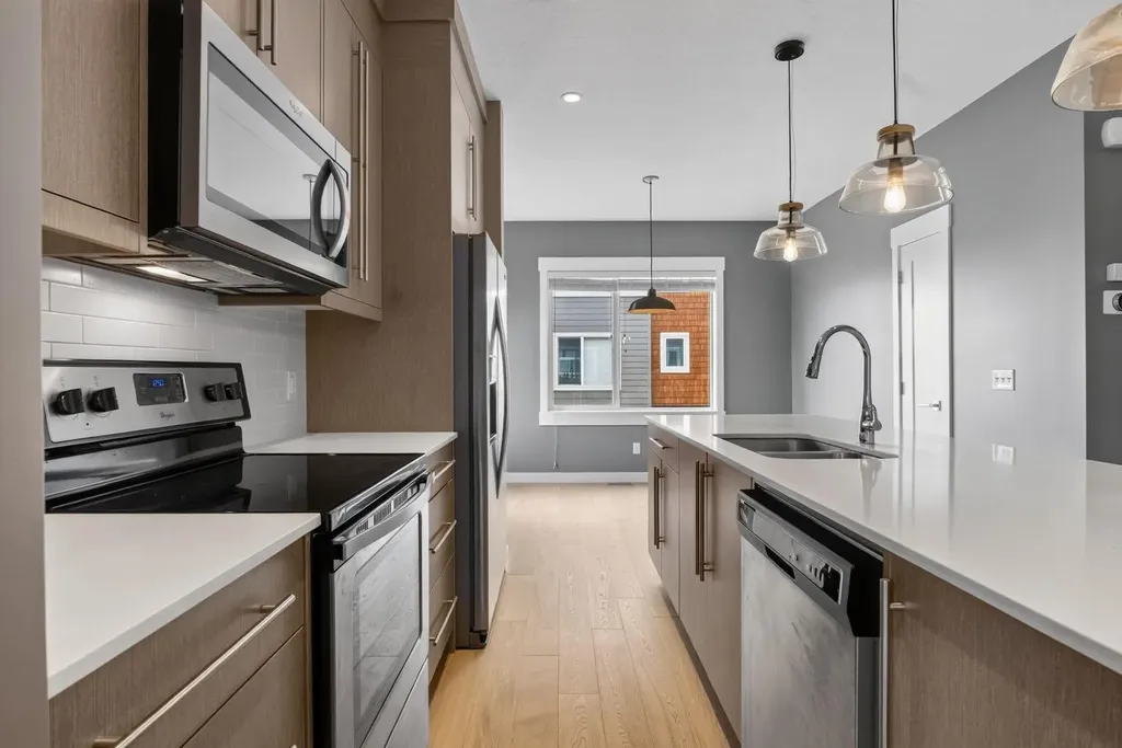 111 Rainbow Falls Gate Chestermere AB T1X0Z5