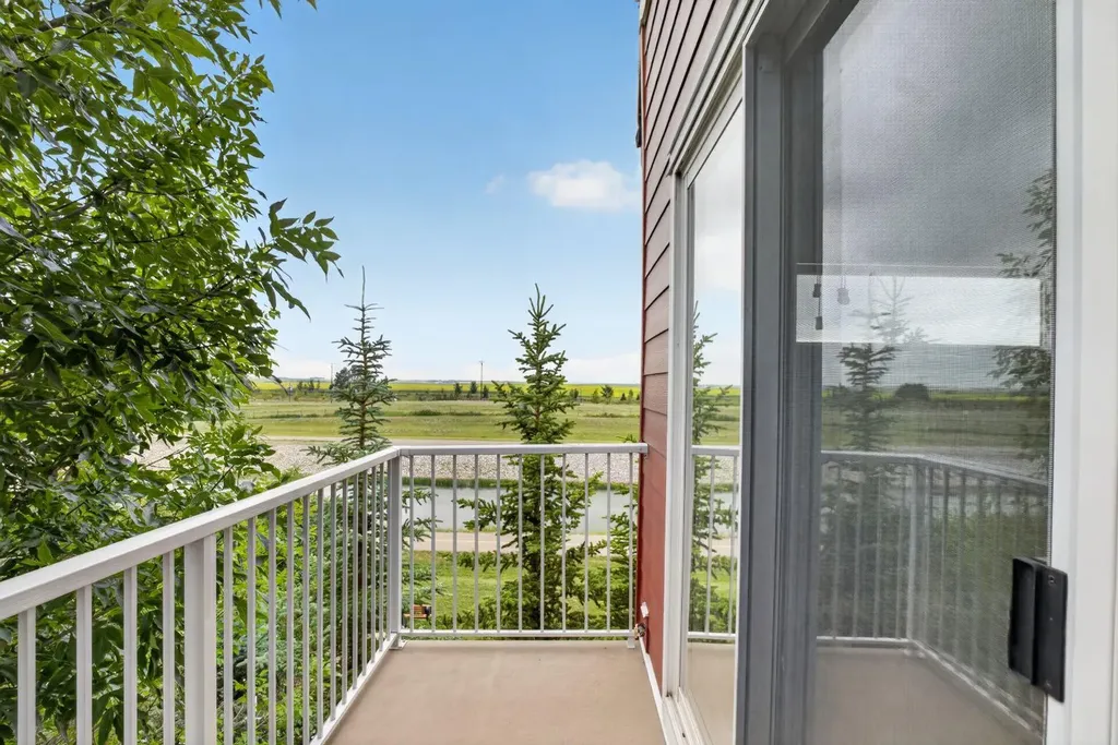 111 Rainbow Falls Gate Chestermere AB T1X0Z5