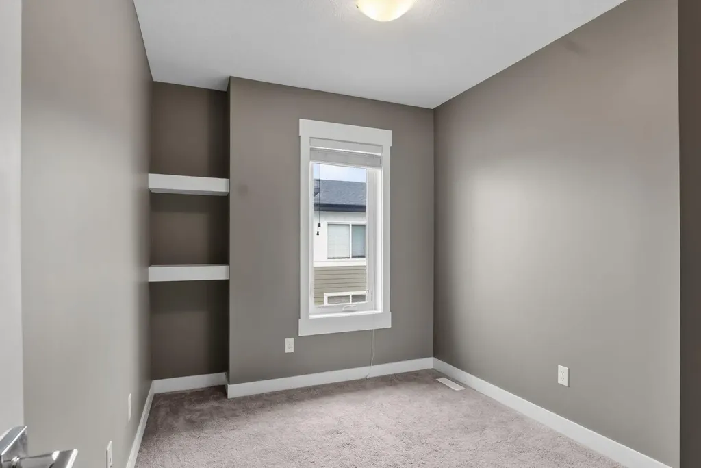 111 Rainbow Falls Gate Chestermere AB T1X0Z5