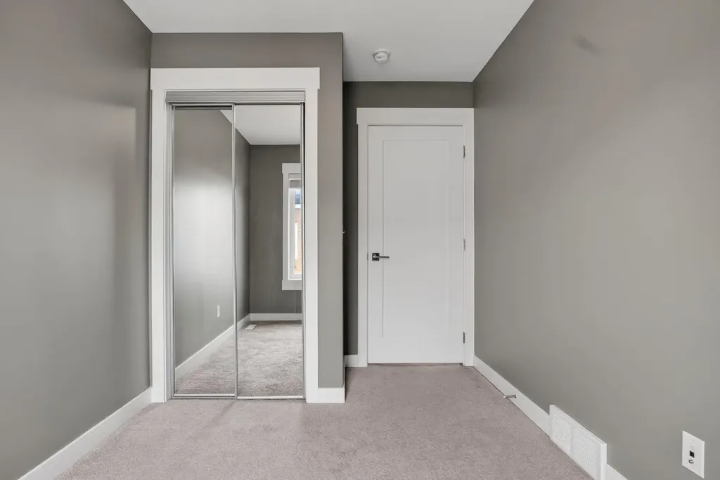 111 Rainbow Falls Gate Chestermere AB T1X0Z5