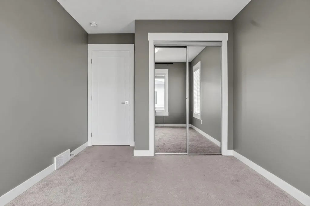 111 Rainbow Falls Gate Chestermere AB T1X0Z5