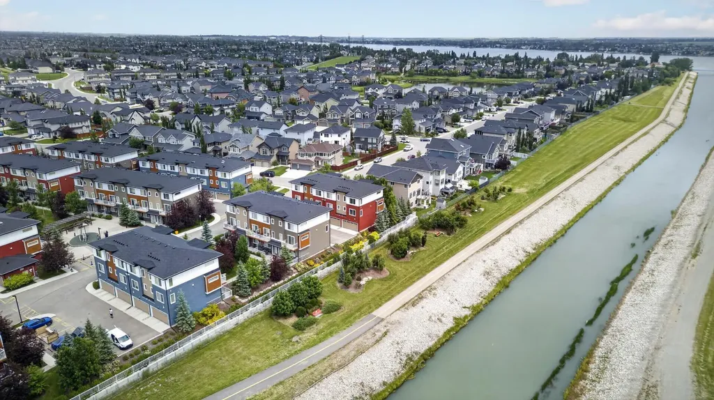 111 Rainbow Falls Gate Chestermere AB T1X0Z5