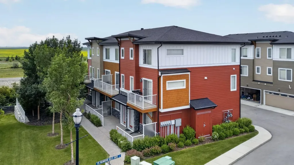 111 Rainbow Falls Gate Chestermere AB T1X0Z5