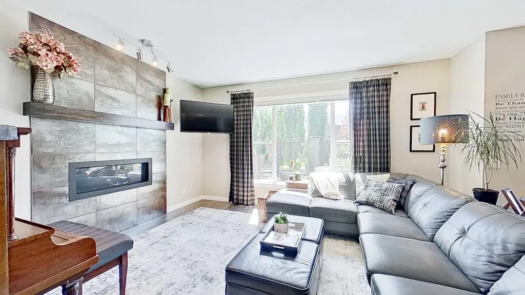 31 Ravenslea Crescent SE Airdrie AB T4A 0H3