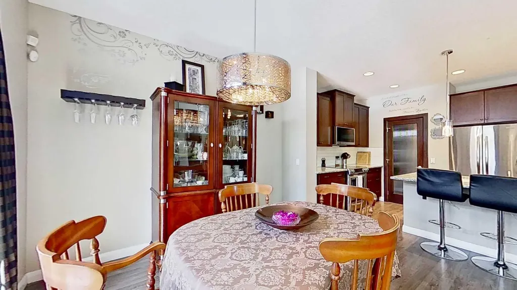 31 Ravenslea Crescent SE Airdrie AB T4A 0H3