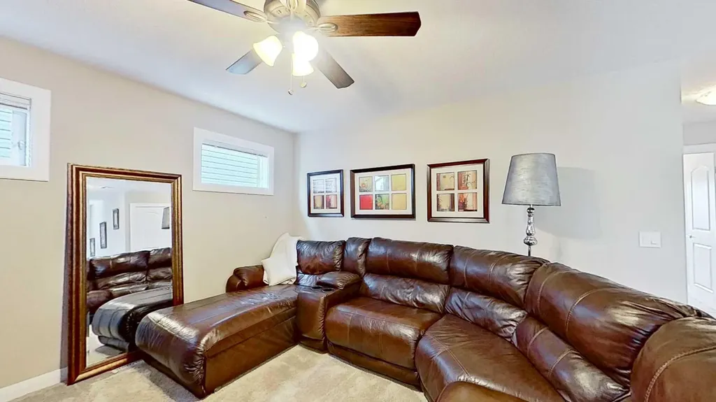 31 Ravenslea Crescent SE Airdrie AB T4A 0H3