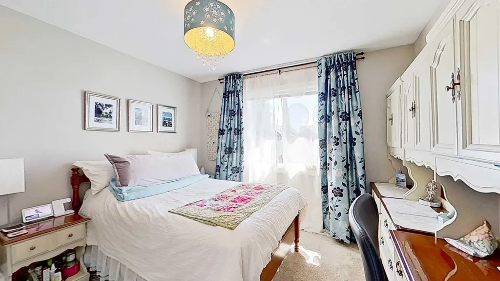 31 Ravenslea Crescent SE Airdrie AB T4A 0H3