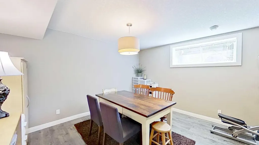 31 Ravenslea Crescent SE Airdrie AB T4A 0H3