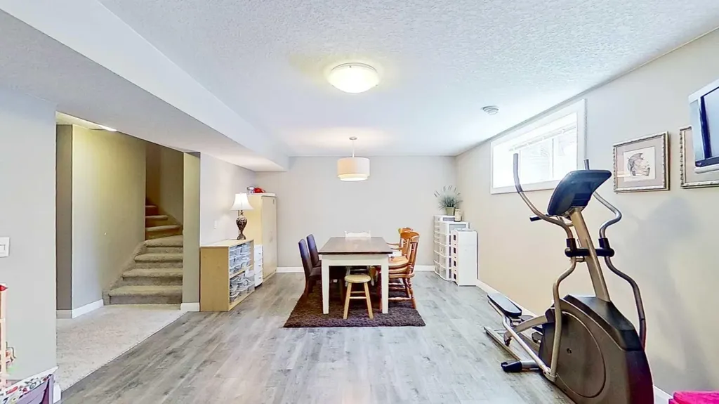 31 Ravenslea Crescent SE Airdrie AB T4A 0H3