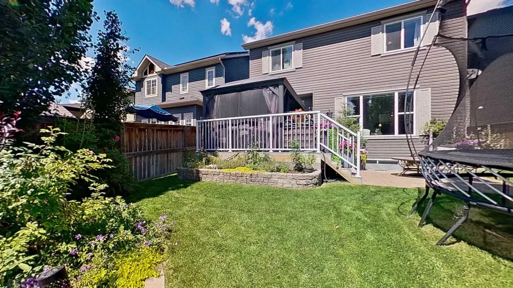 31 Ravenslea Crescent SE Airdrie AB T4A 0H3