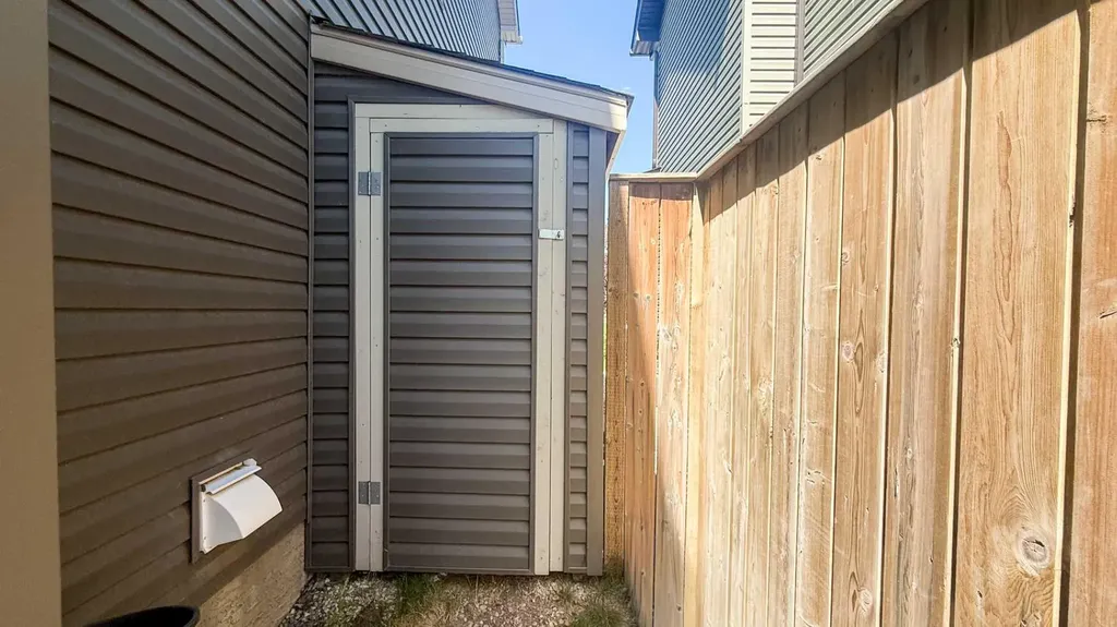 31 Ravenslea Crescent SE Airdrie AB T4A 0H3