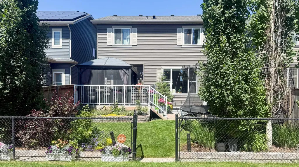 31 Ravenslea Crescent SE Airdrie AB T4A 0H3