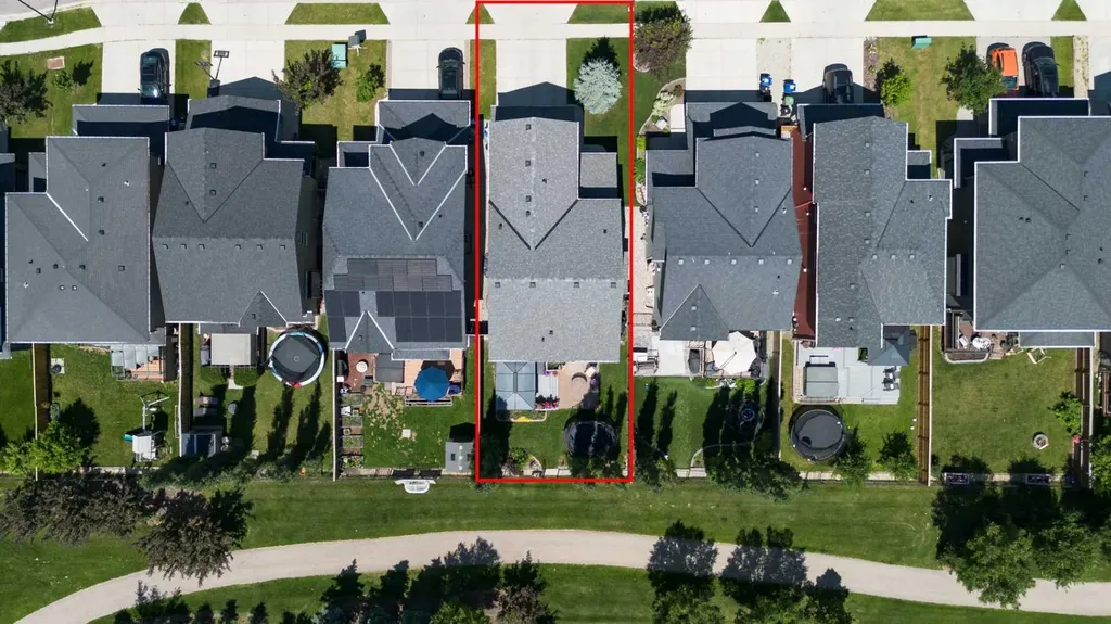 31 Ravenslea Crescent SE Airdrie AB T4A 0H3