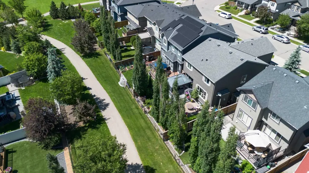 31 Ravenslea Crescent SE Airdrie AB T4A 0H3