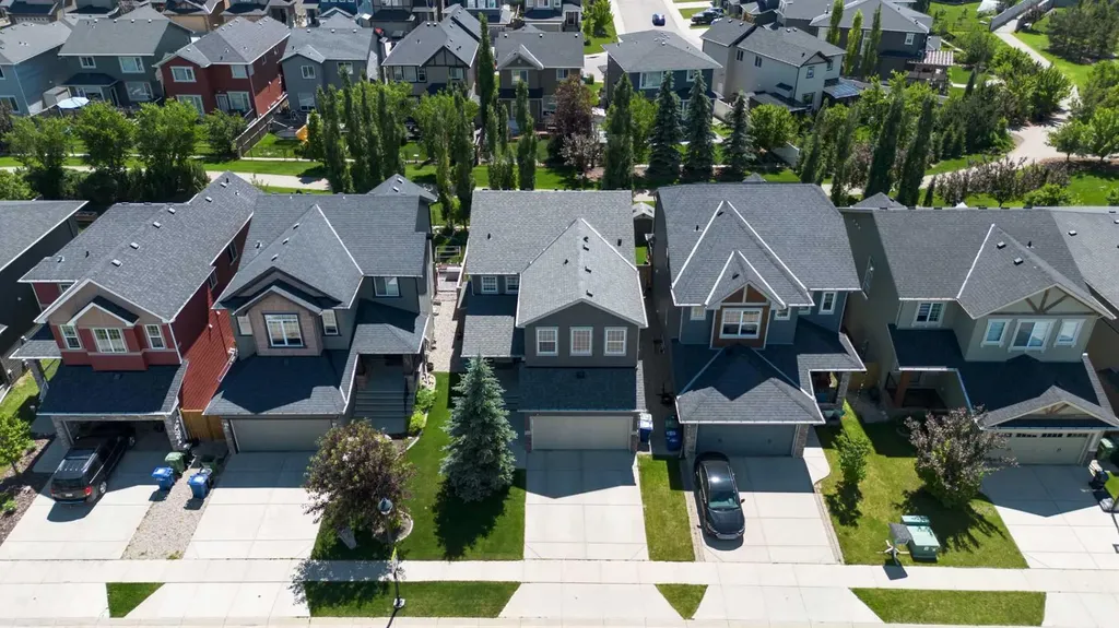 31 Ravenslea Crescent SE Airdrie AB T4A 0H3