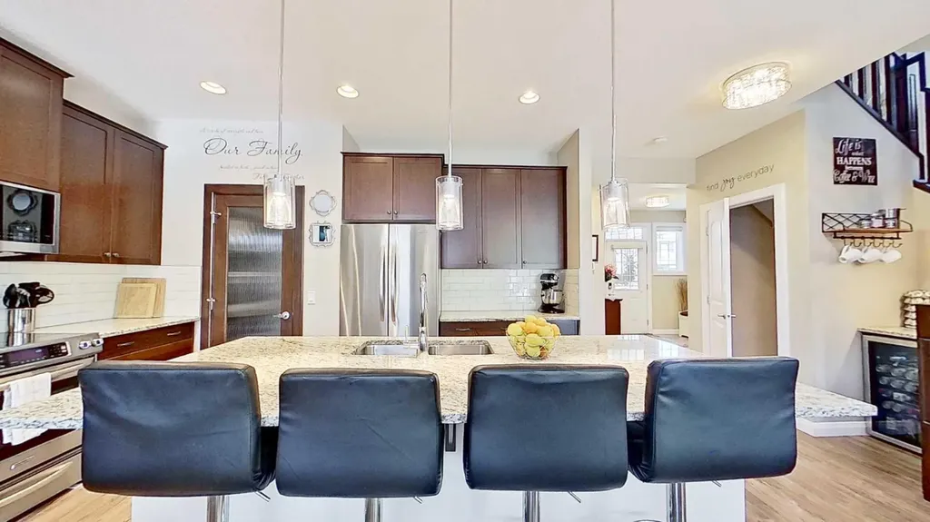 31 Ravenslea Crescent SE Airdrie AB T4A 0H3