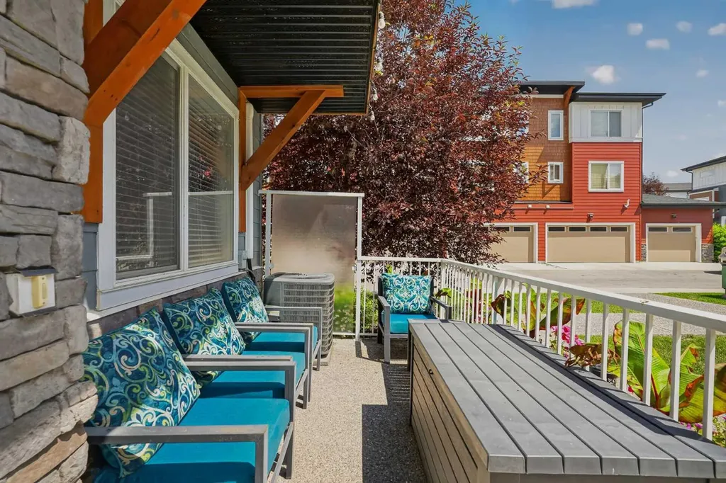 111 Rainbow Falls Gate Chestermere AB T1X 0Z4