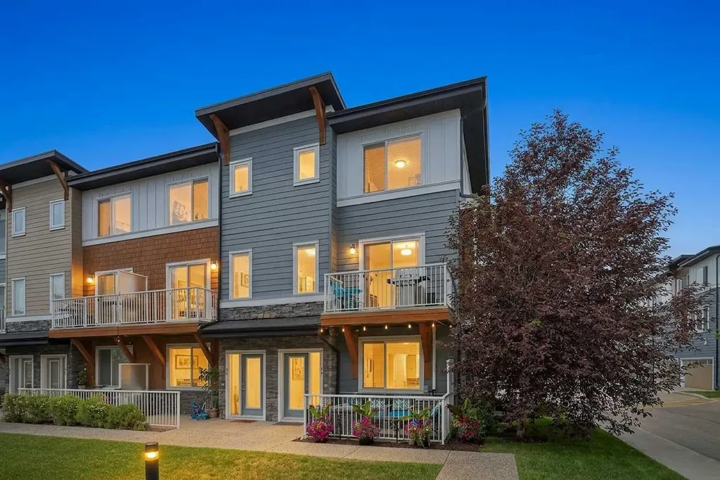 111 Rainbow Falls Gate Chestermere AB T1X 0Z4