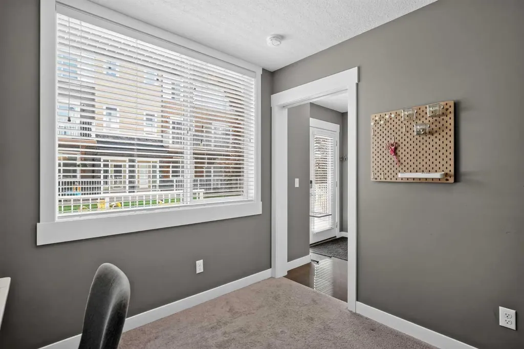 111 Rainbow Falls Gate Chestermere AB T1X 0Z4