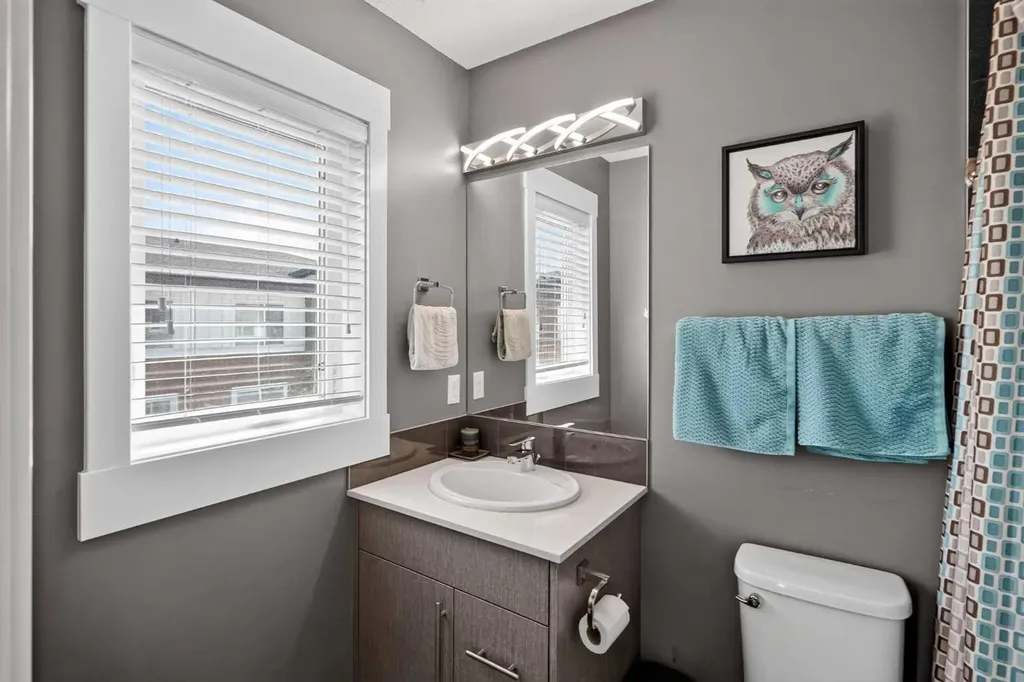 111 Rainbow Falls Gate Chestermere AB T1X 0Z4