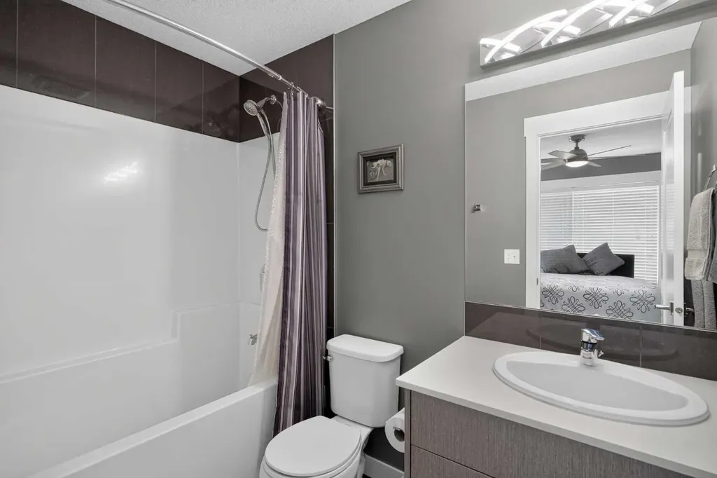 111 Rainbow Falls Gate Chestermere AB T1X 0Z4