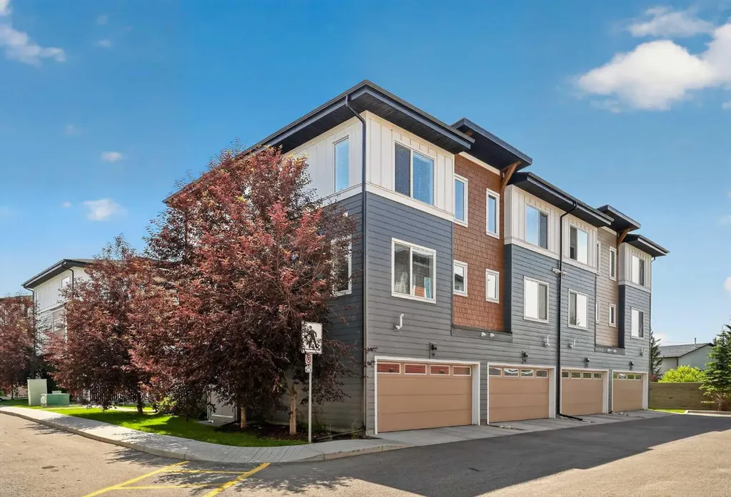 111 Rainbow Falls Gate Chestermere AB T1X 0Z4