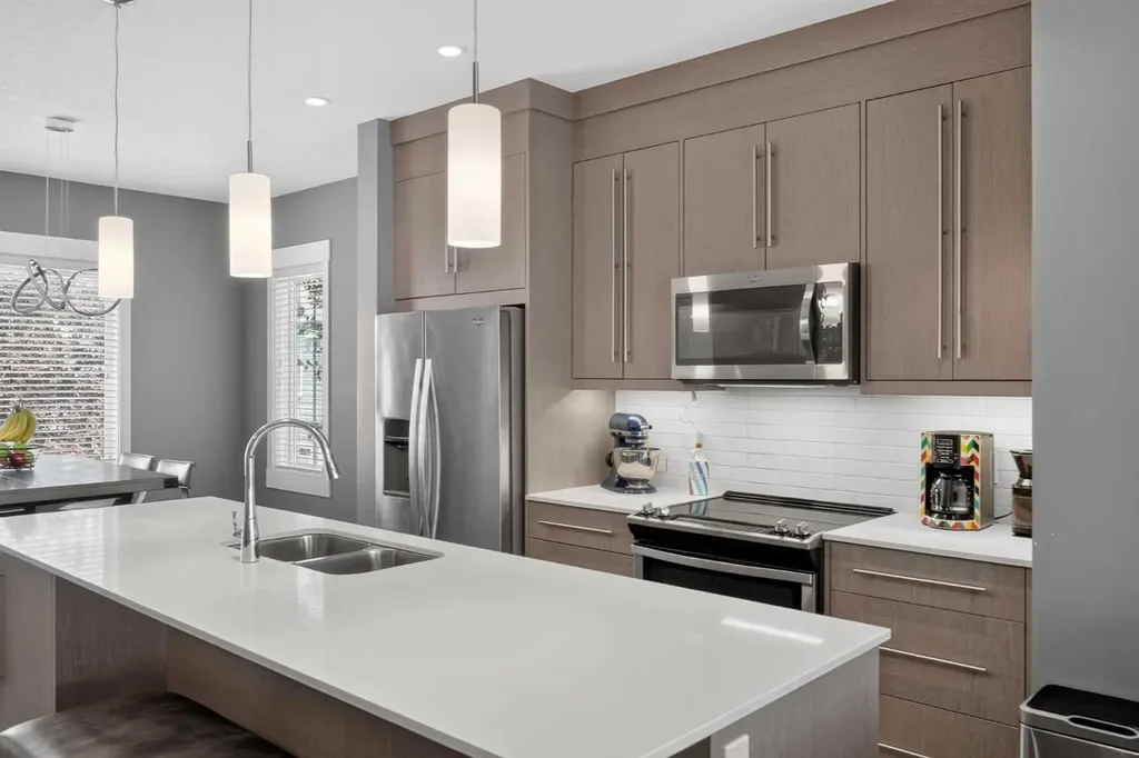111 Rainbow Falls Gate Chestermere AB T1X 0Z4