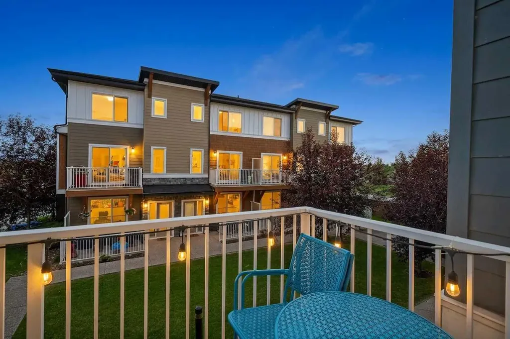 111 Rainbow Falls Gate Chestermere AB T1X 0Z4