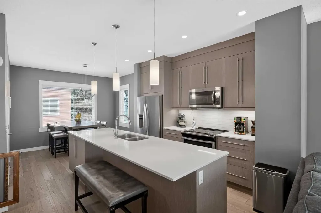 111 Rainbow Falls Gate Chestermere AB T1X 0Z4
