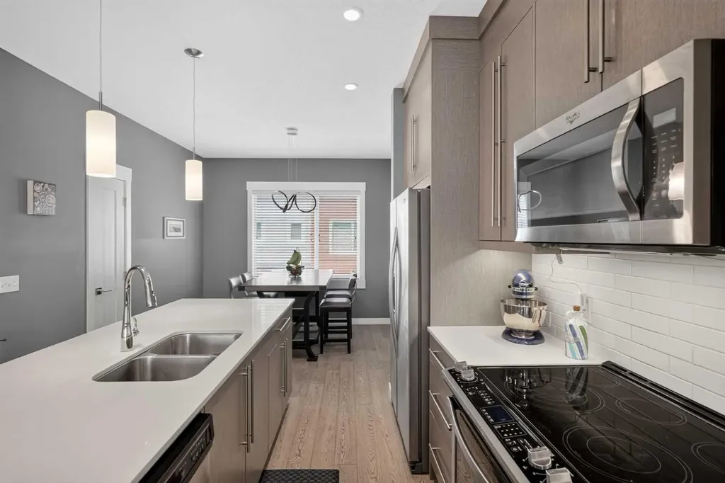 111 Rainbow Falls Gate Chestermere AB T1X 0Z4