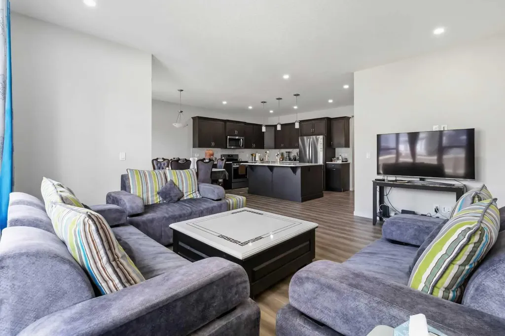 62 Wolf Hollow Way SE Calgary AB T2X 1T8