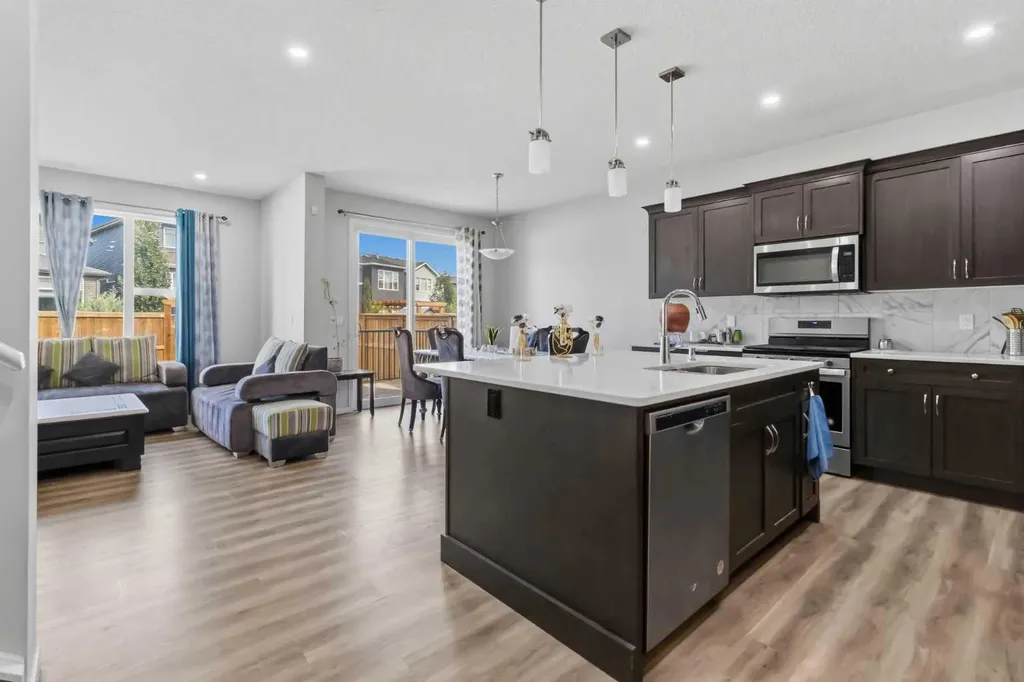 62 Wolf Hollow Way SE Calgary AB T2X 1T8