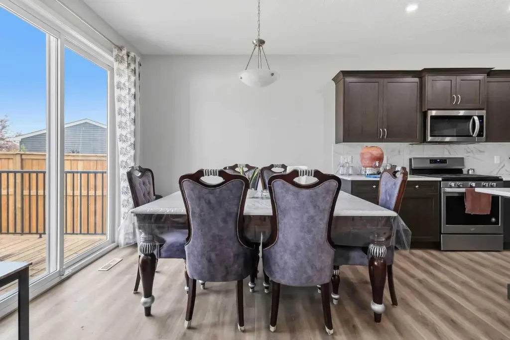 62 Wolf Hollow Way SE Calgary AB T2X 1T8