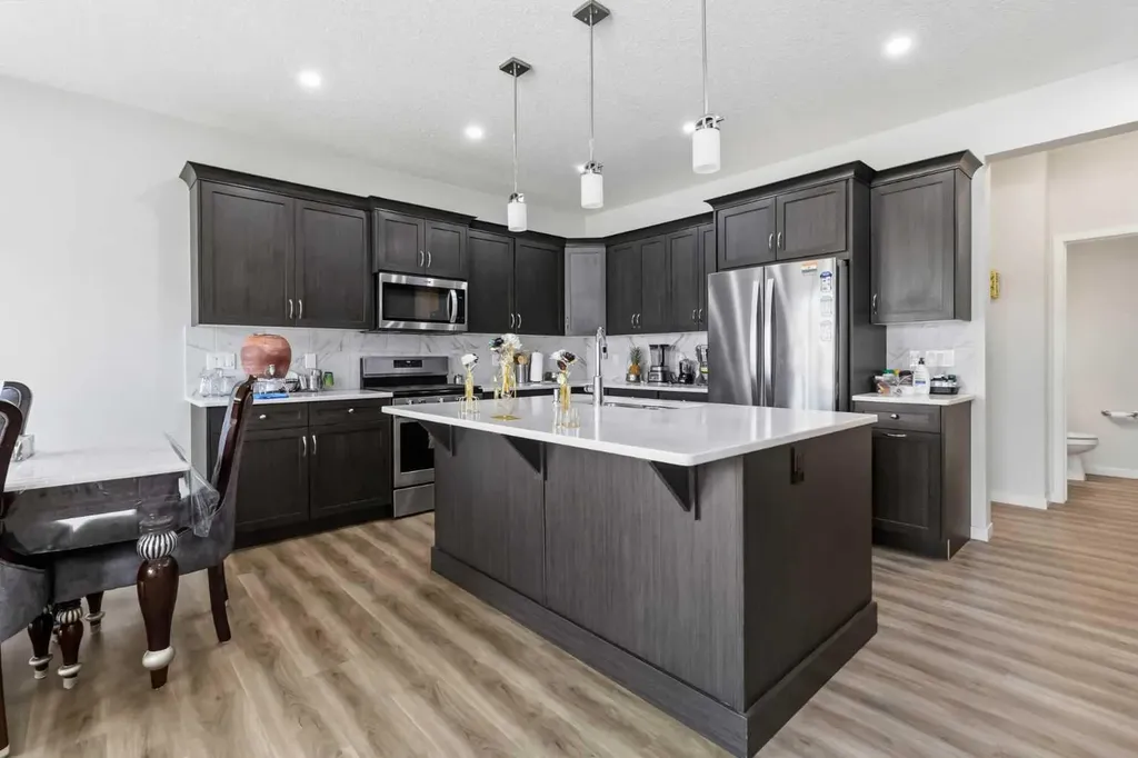 62 Wolf Hollow Way SE Calgary AB T2X 1T8