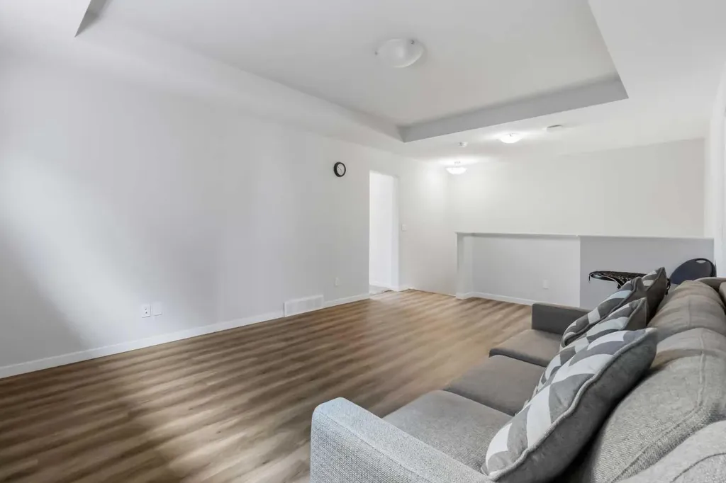 62 Wolf Hollow Way SE Calgary AB T2X 1T8