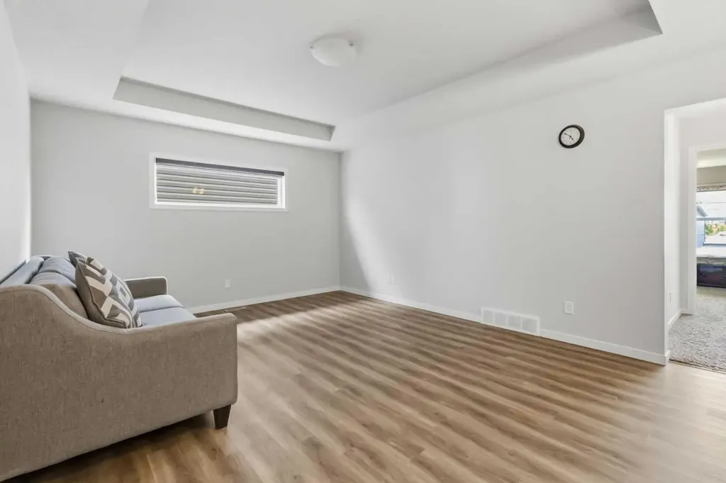 62 Wolf Hollow Way SE Calgary AB T2X 1T8