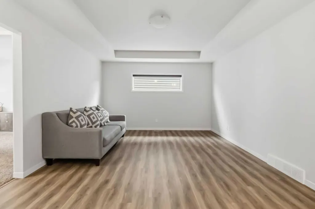 62 Wolf Hollow Way SE Calgary AB T2X 1T8