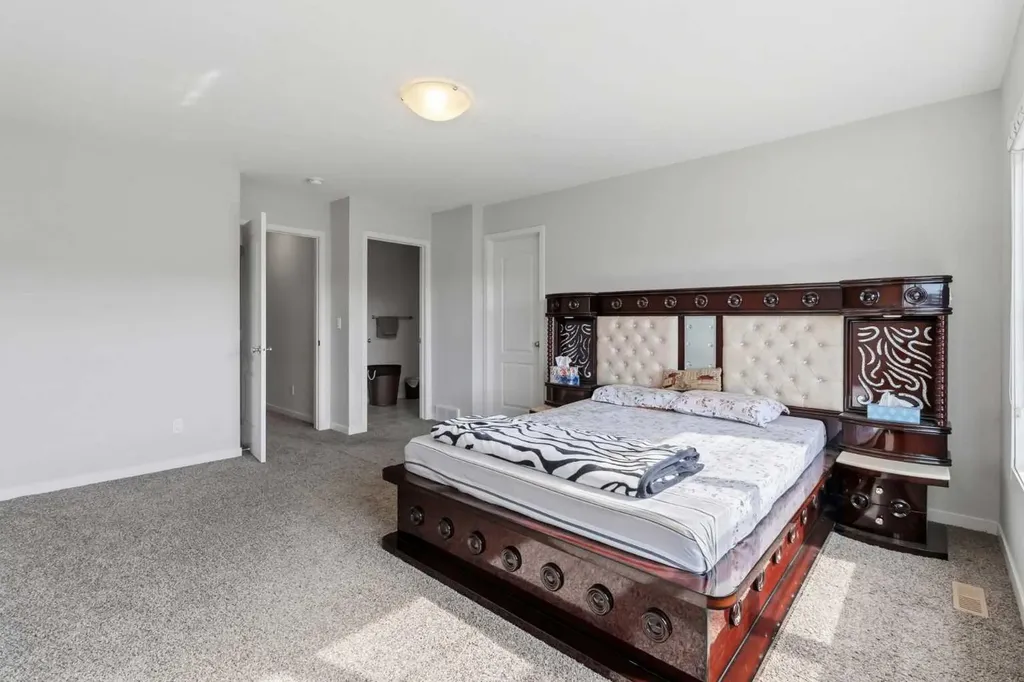 62 Wolf Hollow Way SE Calgary AB T2X 1T8