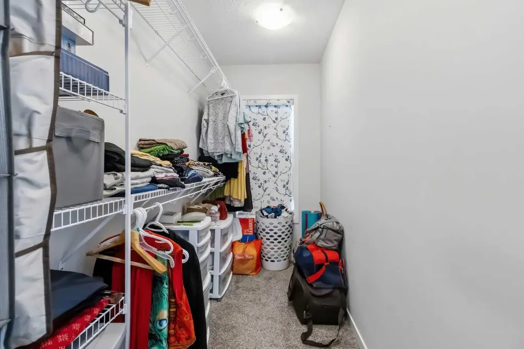 62 Wolf Hollow Way SE Calgary AB T2X 1T8
