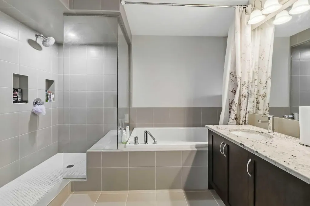 62 Wolf Hollow Way SE Calgary AB T2X 1T8