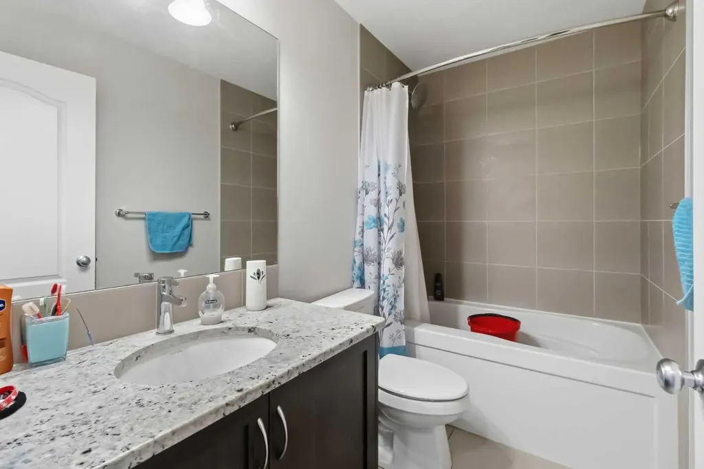 62 Wolf Hollow Way SE Calgary AB T2X 1T8
