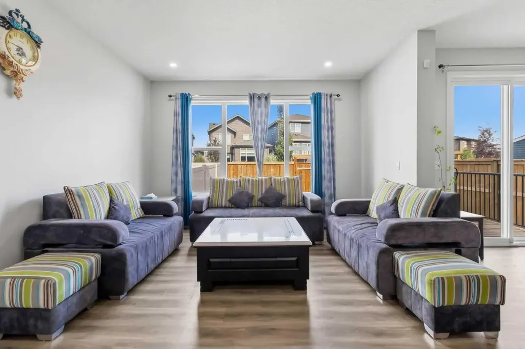 62 Wolf Hollow Way SE Calgary AB T2X 1T8