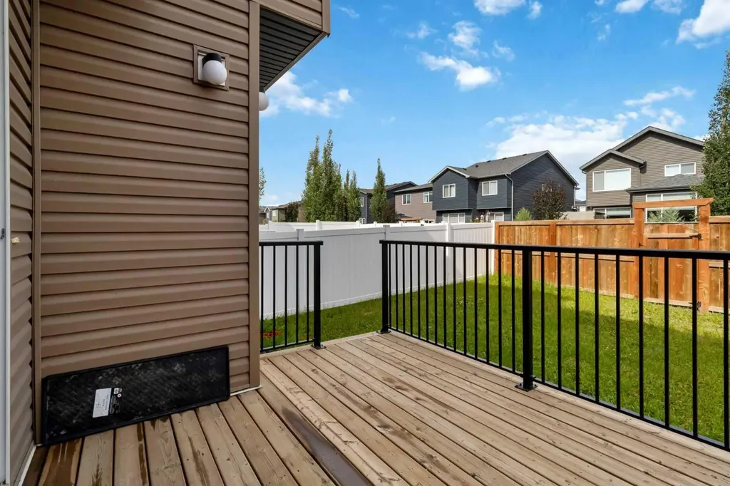 62 Wolf Hollow Way SE Calgary AB T2X 1T8