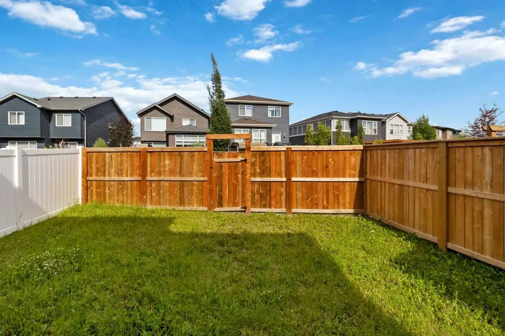 62 Wolf Hollow Way SE Calgary AB T2X 1T8