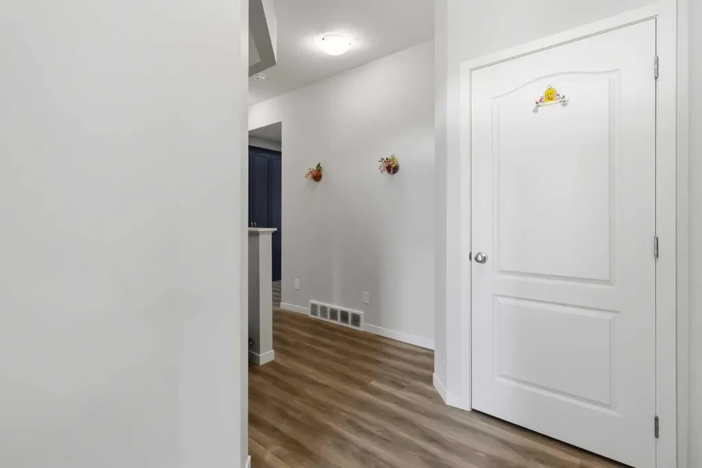 62 Wolf Hollow Way SE Calgary AB T2X 1T8