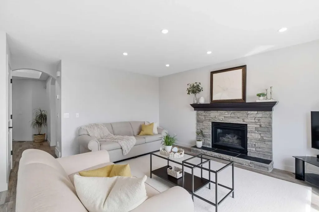 271 Sienna Park View SW Calgary AB T3H 3L2
