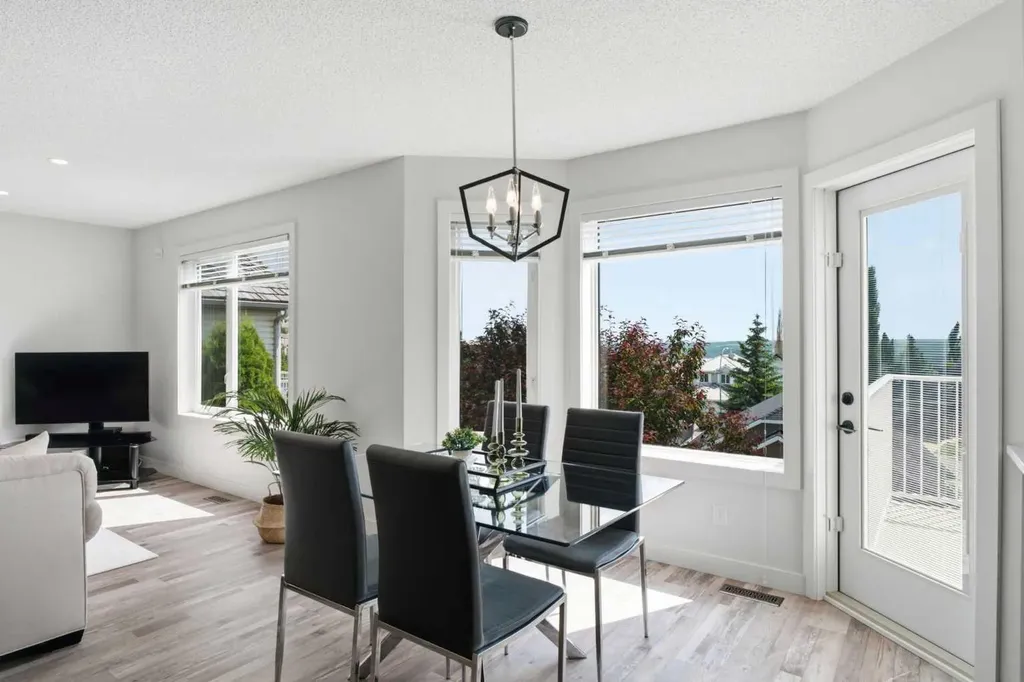 271 Sienna Park View SW Calgary AB T3H 3L2