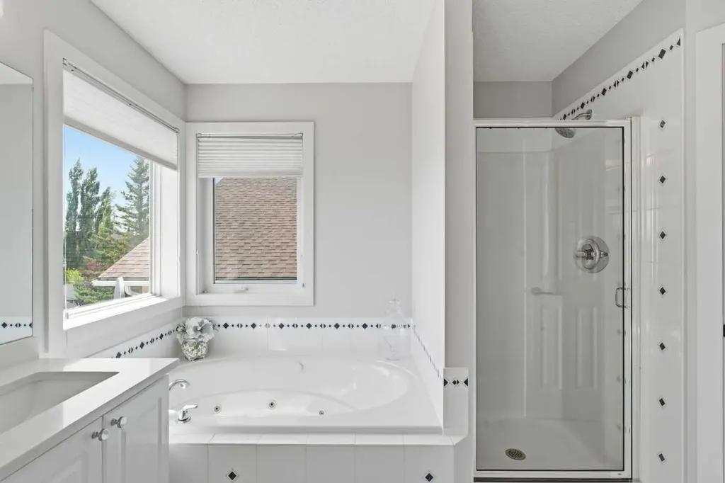 271 Sienna Park View SW Calgary AB T3H 3L2