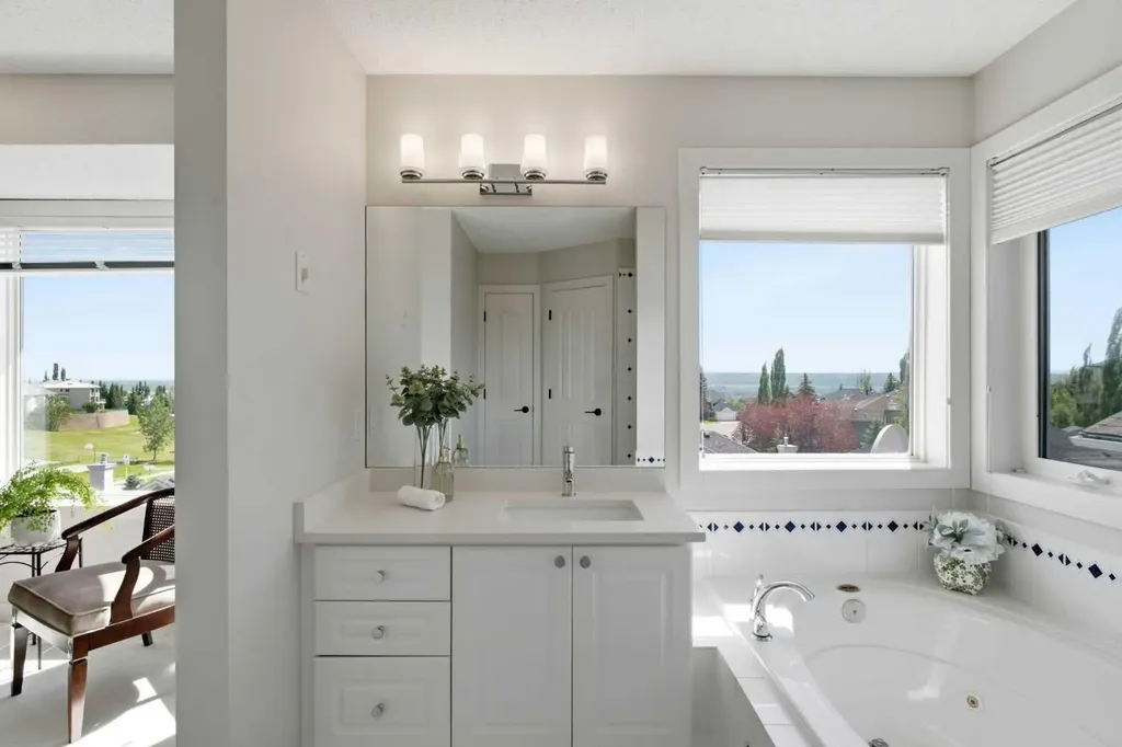 271 Sienna Park View SW Calgary AB T3H 3L2