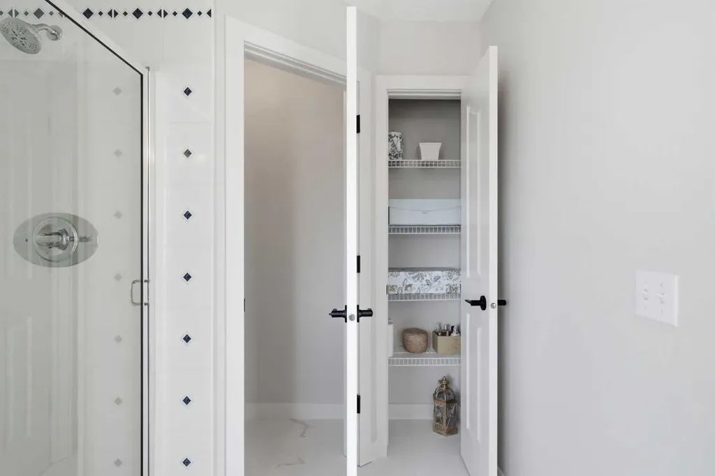 271 Sienna Park View SW Calgary AB T3H 3L2